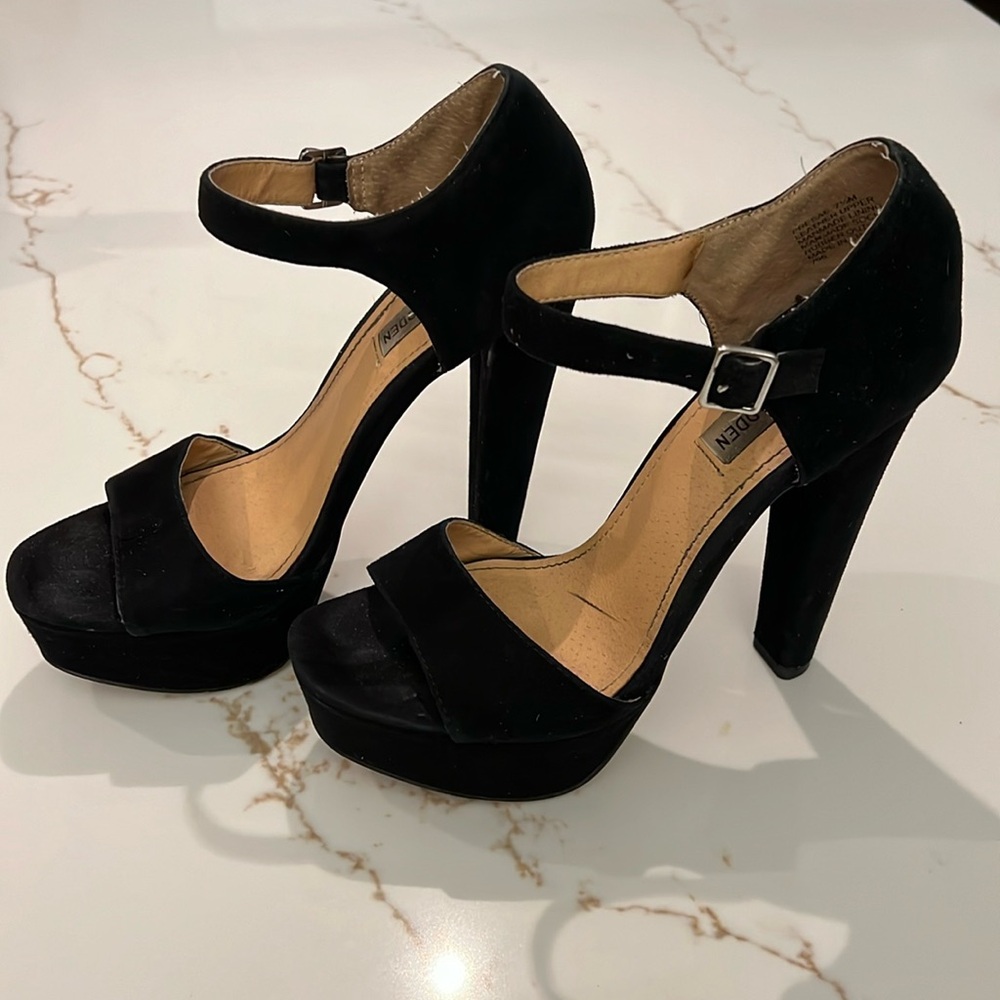 STEVE MADDEN PLATFORM SANDALS SIZE 7.5